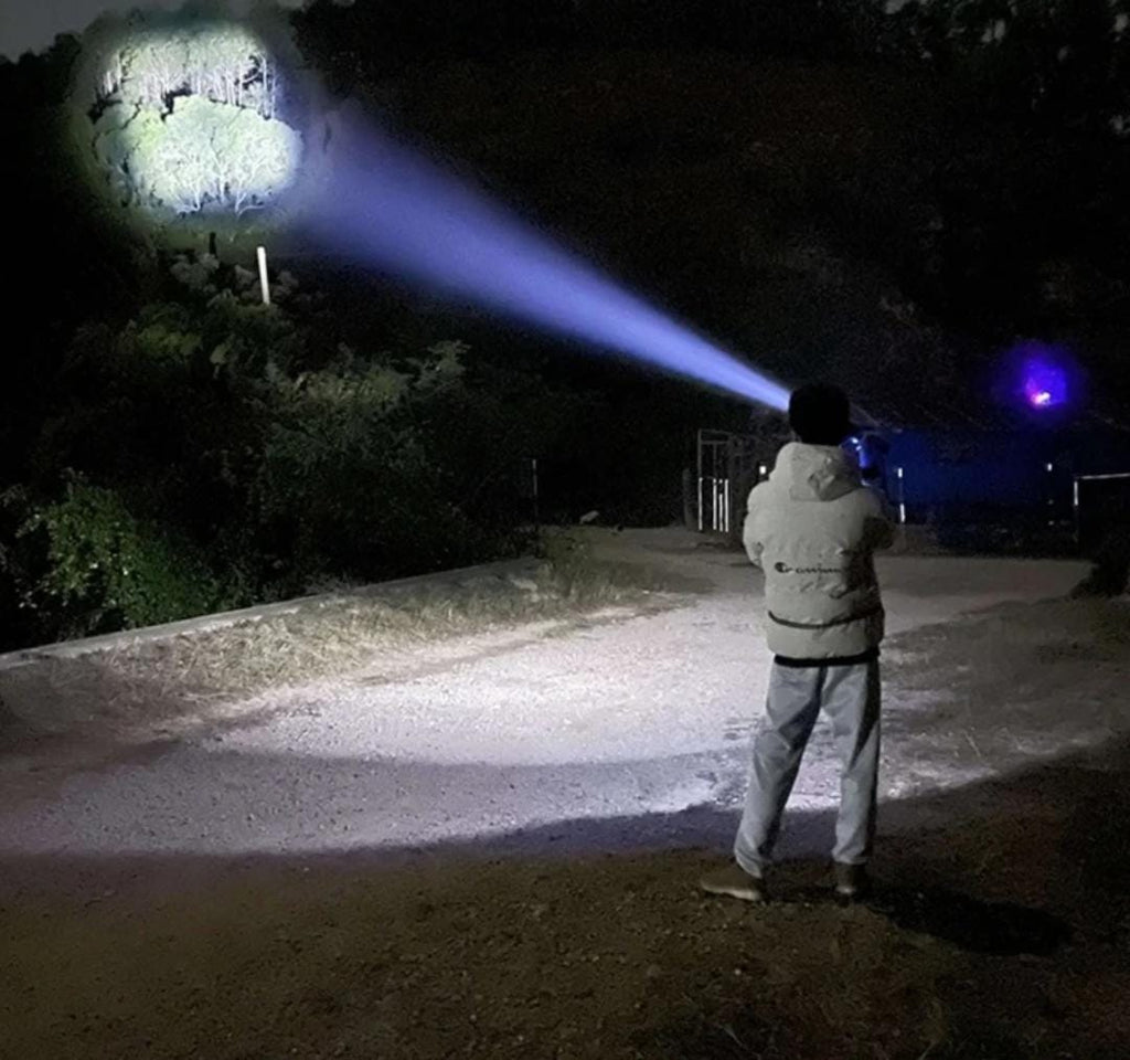 M035-C Metal Zoomable Torch Light